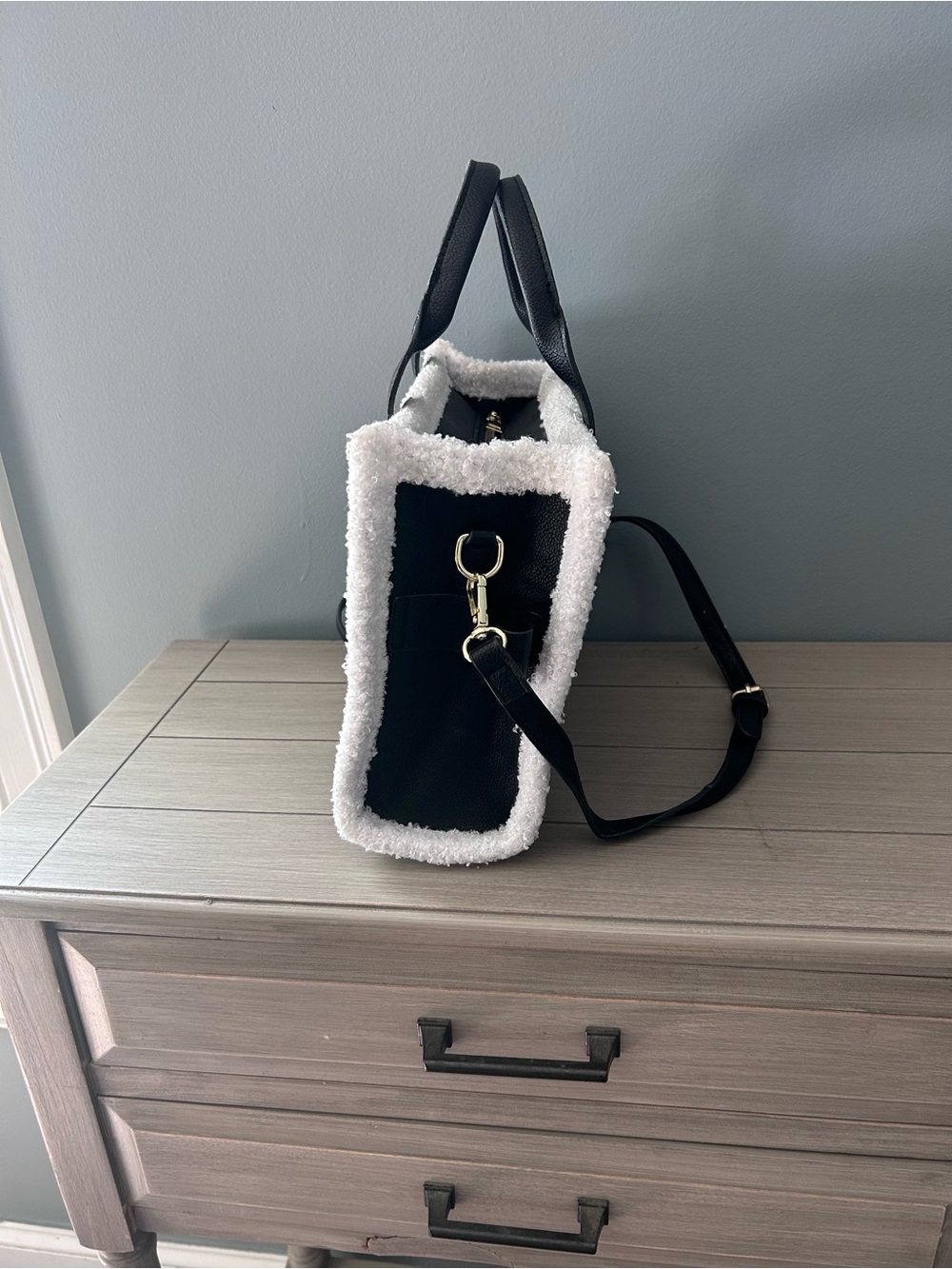 THE TOTE BAG Black and White Sherpa Trim Tote - Picture 2 of 12